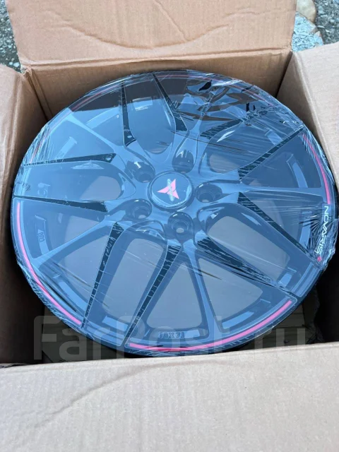 Weds Novaris. 7.0x18", 5x114.3, ET18, �� 73���. ����