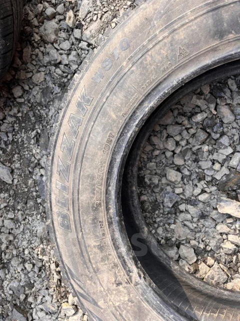Bridgestone Blizzak WS-70. ������, ��� �����, �/�, ����� 50 % ����
