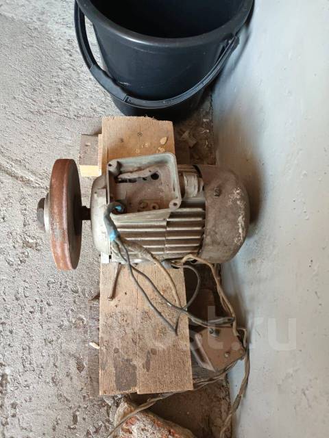 Электродвигатель, б/у, в наличии. Цена: 1 000₽ в Уссурийске
