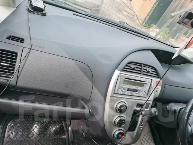 Toyota Ractis. ��������, ��������, 1.5 (110��.�.), ������, 285����. �� ����
