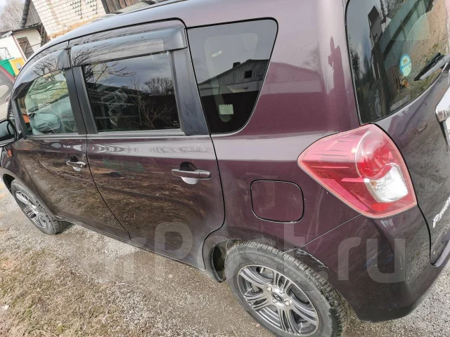 Toyota Ractis. ��������, ��������, 1.5 (110��.�.), ������, 285����. �� ����