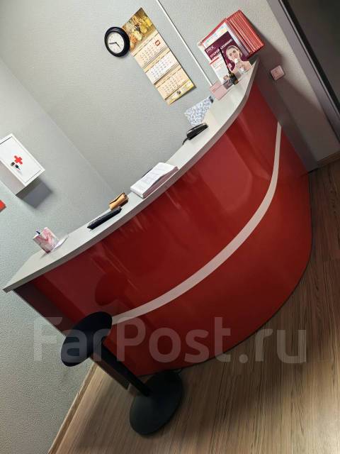 Ресепшен, б/у, в наличии. Цена: 25 000? во Владивостоке