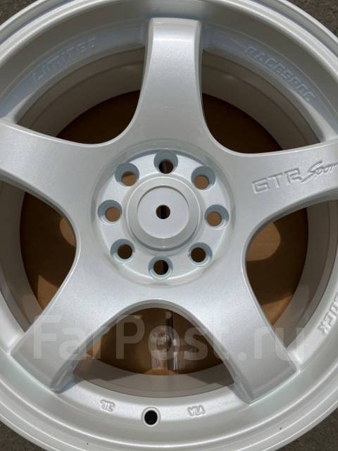 Новые Sakura Wheels, 15", 3 шт, Ширина диска 6.5" Вылет (ET) 35 мм ...