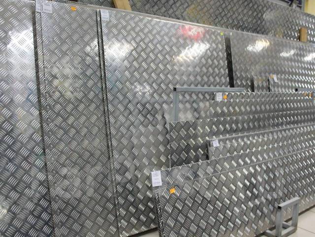 Алюминиевый лист рифленый (квинтет) АМг2Н2 3х1200х3000 мм, в наличии .