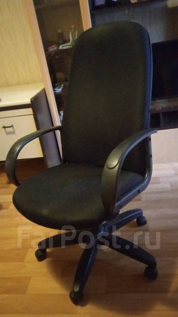 Кресла компьютерное, б/у, в наличии. Цена: 500₽ во Владивостоке