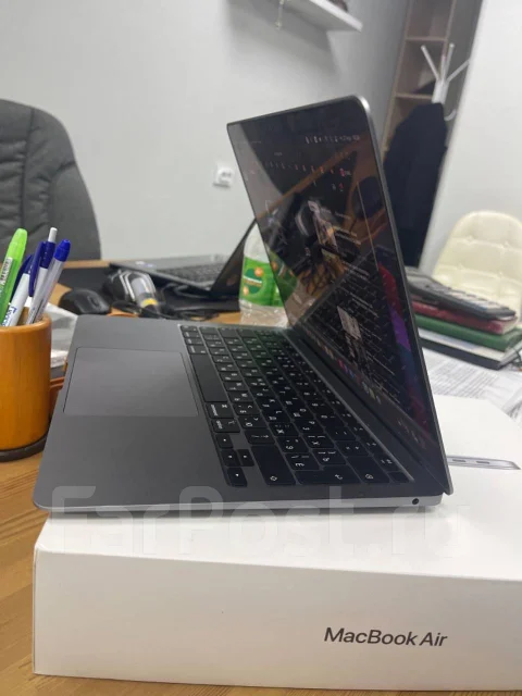 Apple MacBook Air 13 2020 MGN63. 13.3", ��� 8 ��, ���� 256���, WiFi: 1, Bluetooth: 1, ����������� �� 10��. ����