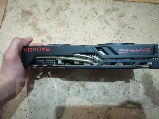 Radeon RX 6700 XT ����