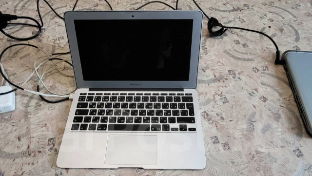 Apple MacBook Air 11. 11.1", 1,4����, ��� 4 ��, ���� 128���, WiFi: 1, Bluetooth: 1, ����������� �� 3��. ����