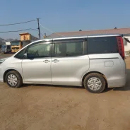 Toyota Noah. ��������, ��������, 2.0 (152��.�.), ������, 179 683����. �� ����