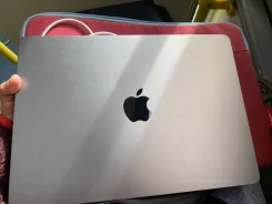Apple MacBook Air 13 2022. 13.6", ��� 8 ��, ���� 512���, WiFi: 1, Bluetooth: 1, ����������� �� 18��. ����
