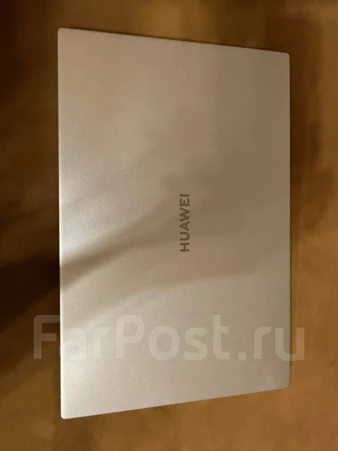 Huawei MateBook D 14. 3����, ��� 8 ��, ���� 256���, WiFi: 1, Bluetooth: 1, ����������� �� 12��. ����