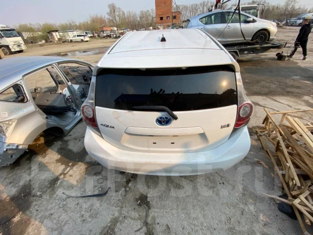 Toyota Aqua. NHP10, 1NZFXE ����