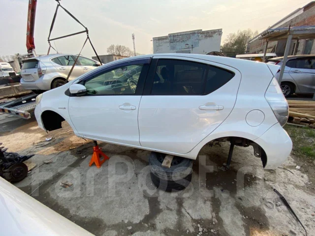Toyota Aqua. NHP10, 1NZFXE ����