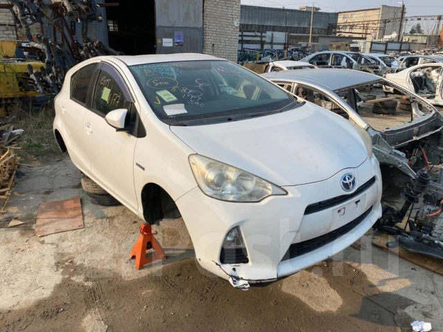 Toyota Aqua. NHP10, 1NZFXE ����