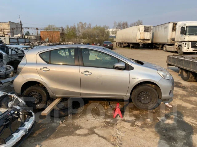 Toyota Aqua. NHP10, 1NZFXE ����