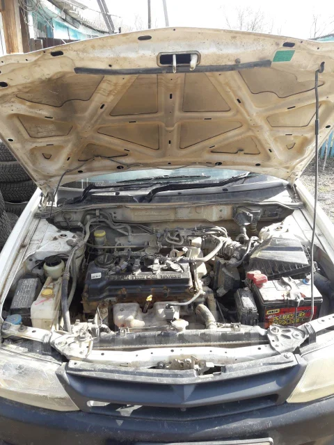 Nissan AD. �������, ��������, 1.5 (100��.�.), ������, 300 000����. �� ����
