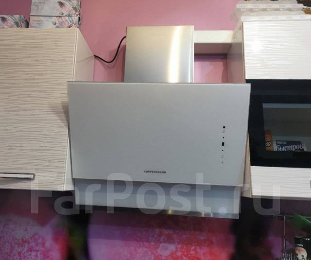 Вытяжка на кухню, б/у, в наличии. Цена: 5 000₽ во Владивостоке