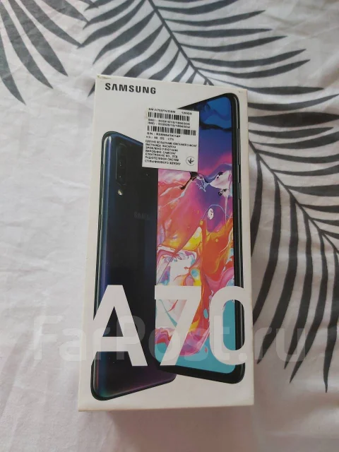 Samsung Galaxy A70. �/�, 128 ��, ������, 4G LTE ����
