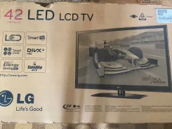 LG 42LV3700. LED ����
