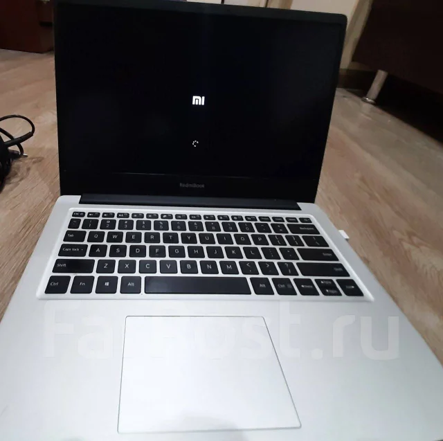 Xiaomi RedmiBook 14. 14", ��� 8 ��, ���� 240���, WiFi: 1, Bluetooth: 1 ����