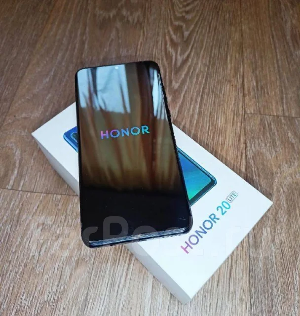 Honor 20 lite. �/�, 128 ��, 3G, 4G LTE, Dual-SIM, NFC ����