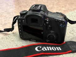 Canon EOS 7D ����