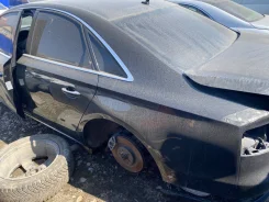 Audi A8 ����
