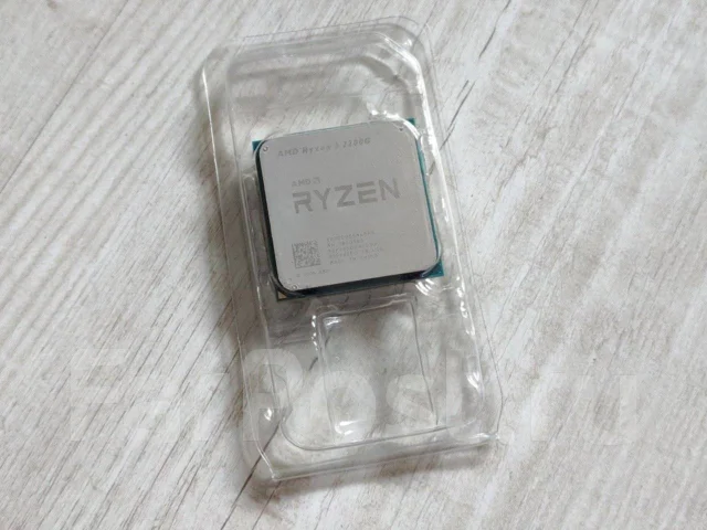 AMD Ryzen 3 2200G ����