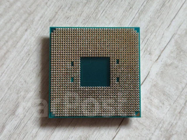 AMD Ryzen 3 2200G ����