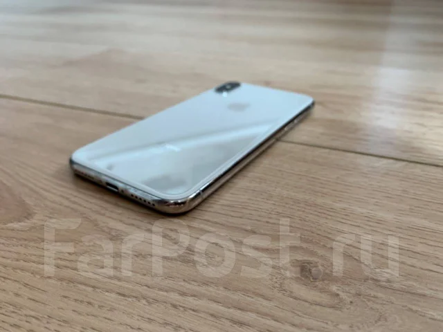 Apple iPhone X. �/�, 64 ��, �����, 4G LTE, ����������, NFC ����