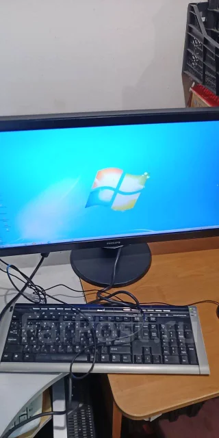 Philips. 27", ���������� �� (LCD, LED, QLED) ����