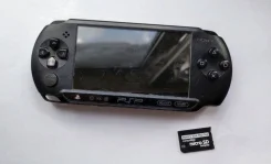 Sony PSP Street E1000 ����