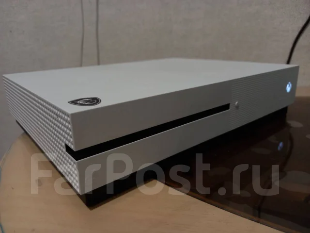 Microsoft Xbox One S ����