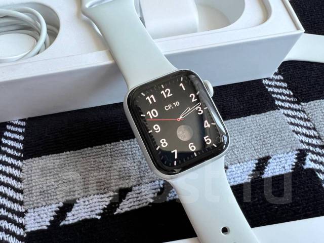 Apple Watch 5 40 mm серебряного цвета, умные часы, GPS, NFC, IP67, IP68 ...