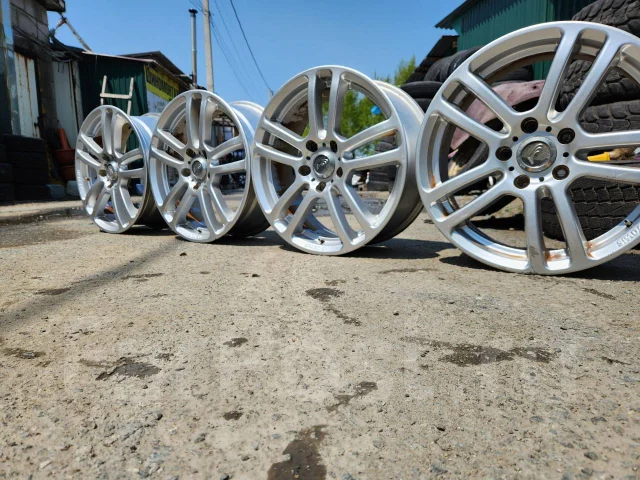 RAYS Versus Spada. 7.0x17", 5x114.3, ET52, �� 71,1���. ����