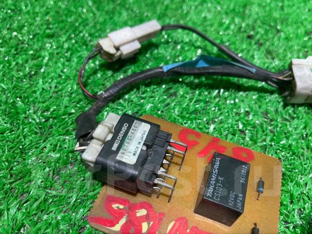 Реле вентилятора печки Hilux Surf KZN185 133000км купить во ...