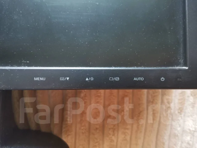 Samsung. 19", ���������� �� (LCD, LED, QLED) ����