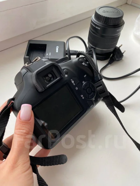 Canon EOS 4000D ����