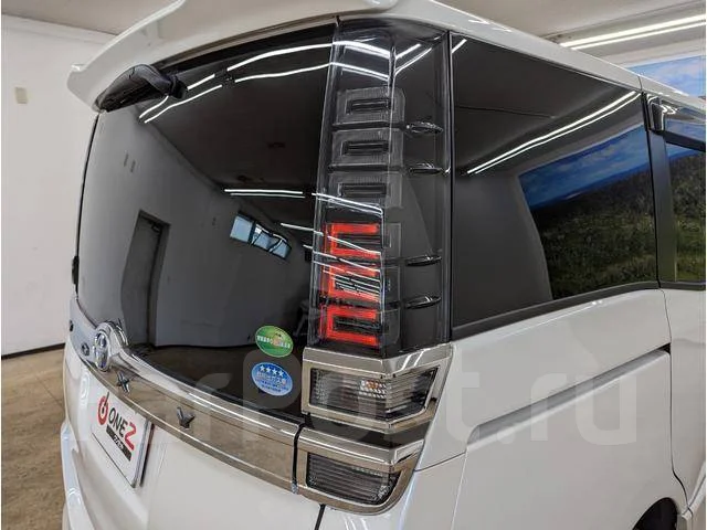 Toyota Voxy. ��������, 4wd, 1.8, ������, 20����. ��, �/�. ��� ����� �� ������������ ����