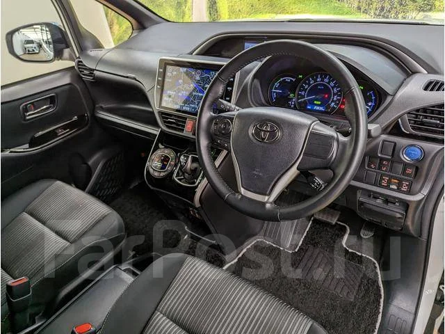 Toyota Voxy. ��������, 4wd, 1.8, ������, 20����. ��, �/�. ��� ����� �� ������������ ����