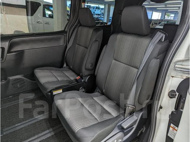 Toyota Voxy. ��������, 4wd, 1.8, ������, 20����. ��, �/�. ��� ����� �� ������������ ����