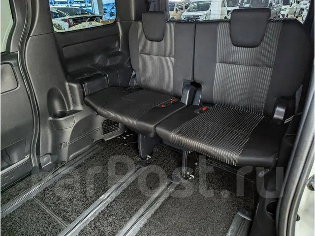 Toyota Voxy. ��������, 4wd, 1.8, ������, 20����. ��, �/�. ��� ����� �� ������������ ����