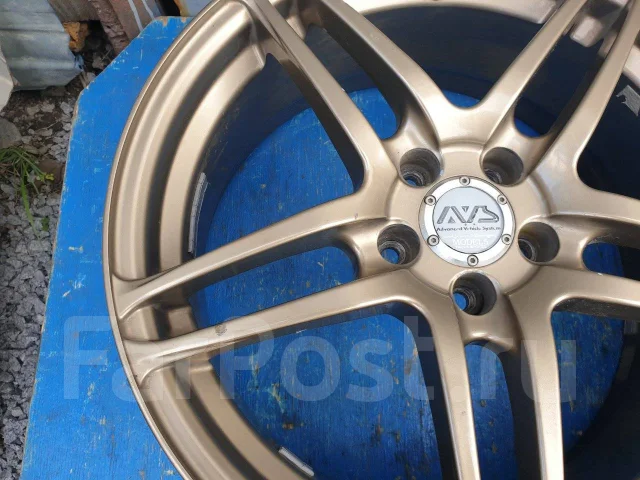 AVS Model 5. 7.0x17", 5x100, ET35 ����