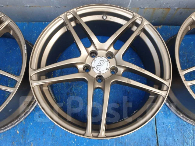 AVS Model 5. 7.0x17", 5x100, ET35 ����