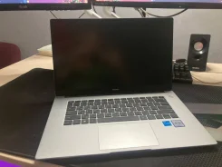 Huawei MateBook D 15. 15.6", 4,1����, ��� 8 ��, ���� 256���, WiFi, Bluetooth, ����������� �� 12��. ����