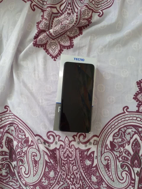 Tecno Pova 3. �/�, 128 ��, ����� ����