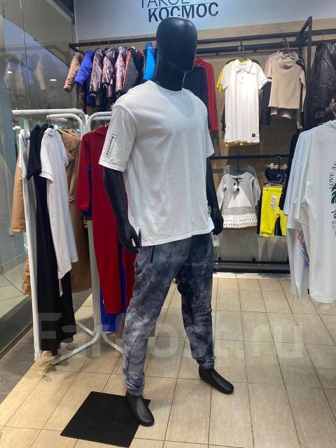 Манекен мужской черный матовый, б/у, в наличии. Цена: 15 000₽ во ...