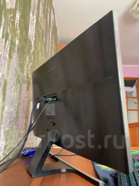 Samsung. 28", ���������� �� (LCD, LED, QLED) ����