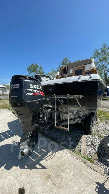 Bayliner. ����� 8,2��., ��������� ���������, 225��.�., ������ ����
