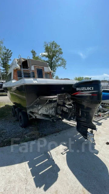 Bayliner. ����� 8,2��., ��������� ���������, 225��.�., ������ ����